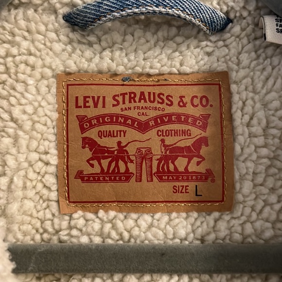 Levi’s Denim Sherpa Jacket - Picture 2 of 4